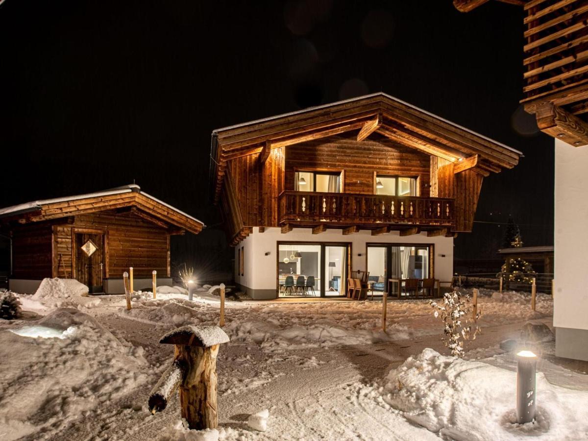 Apartment In Wald Im Pinzgau With A Carport Exteriör bild