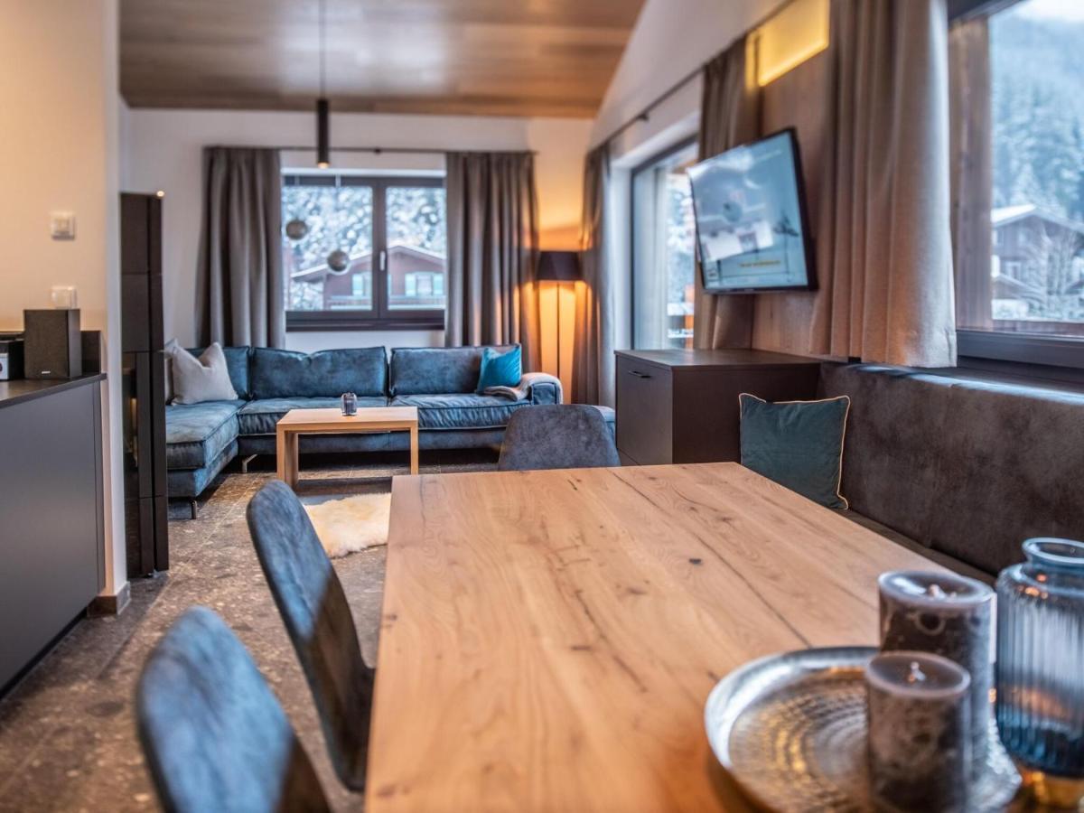 Apartment In Wald Im Pinzgau With A Carport Exteriör bild
