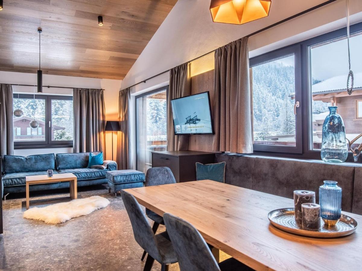 Apartment In Wald Im Pinzgau With A Carport Exteriör bild