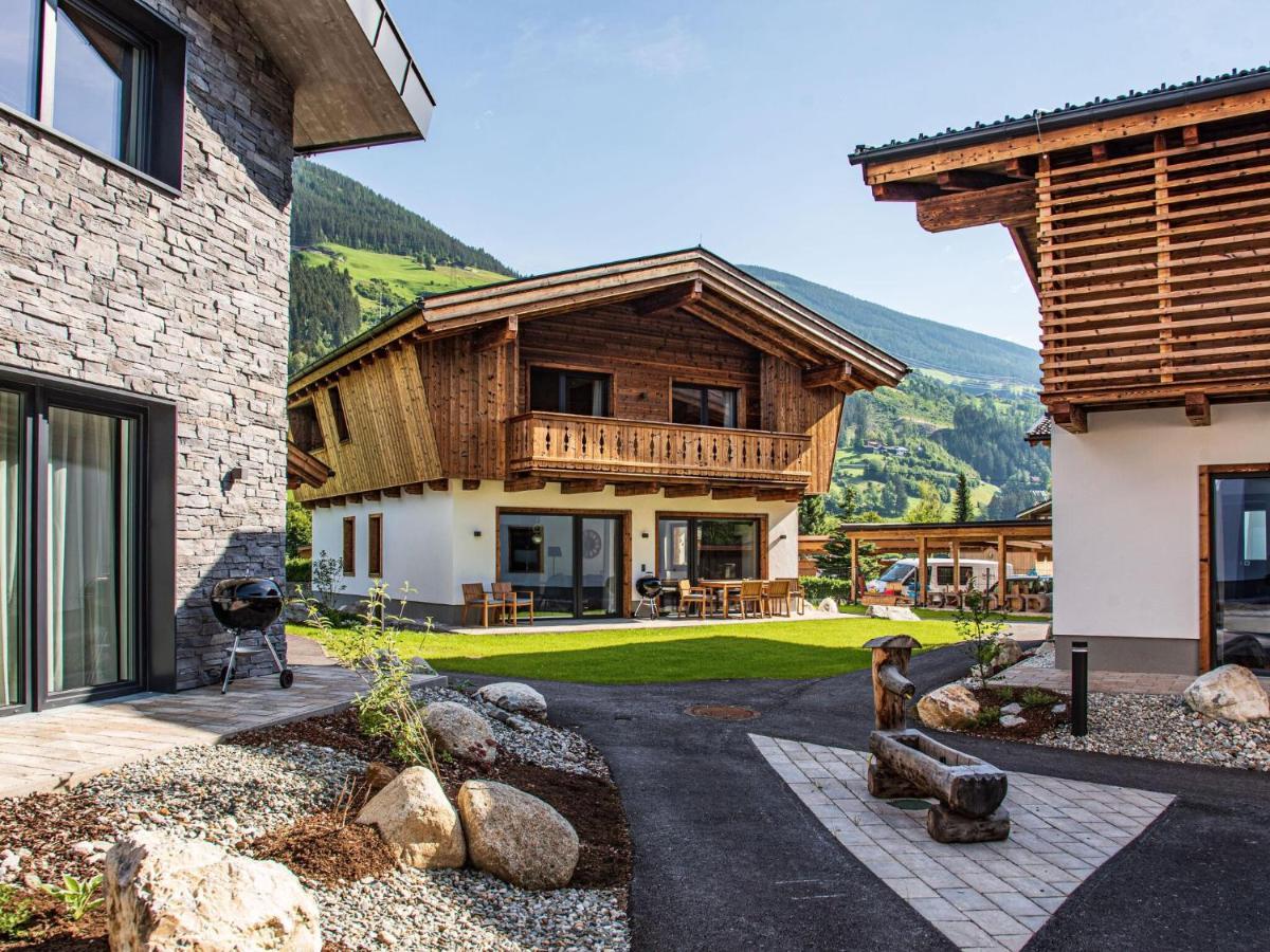 Apartment In Wald Im Pinzgau With A Carport Exteriör bild
