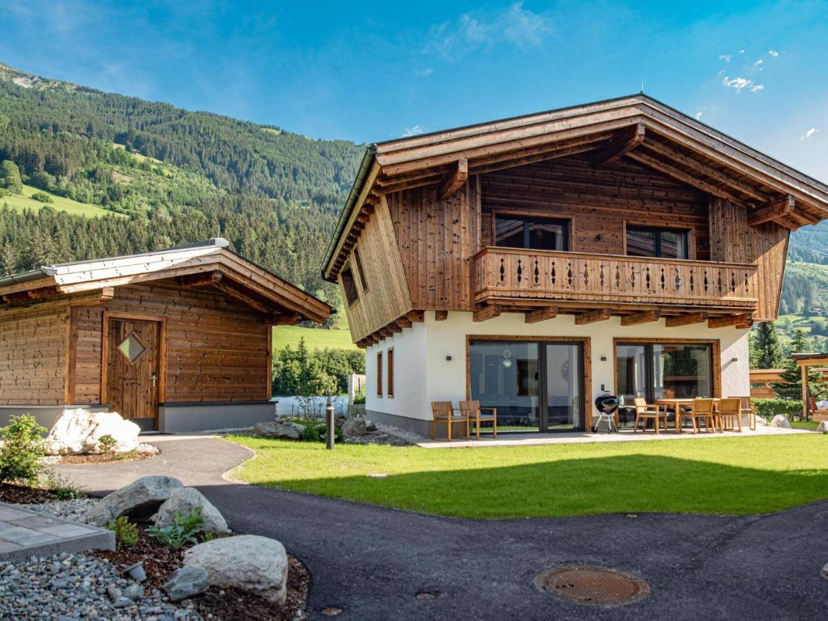 Apartment In Wald Im Pinzgau With A Carport Exteriör bild