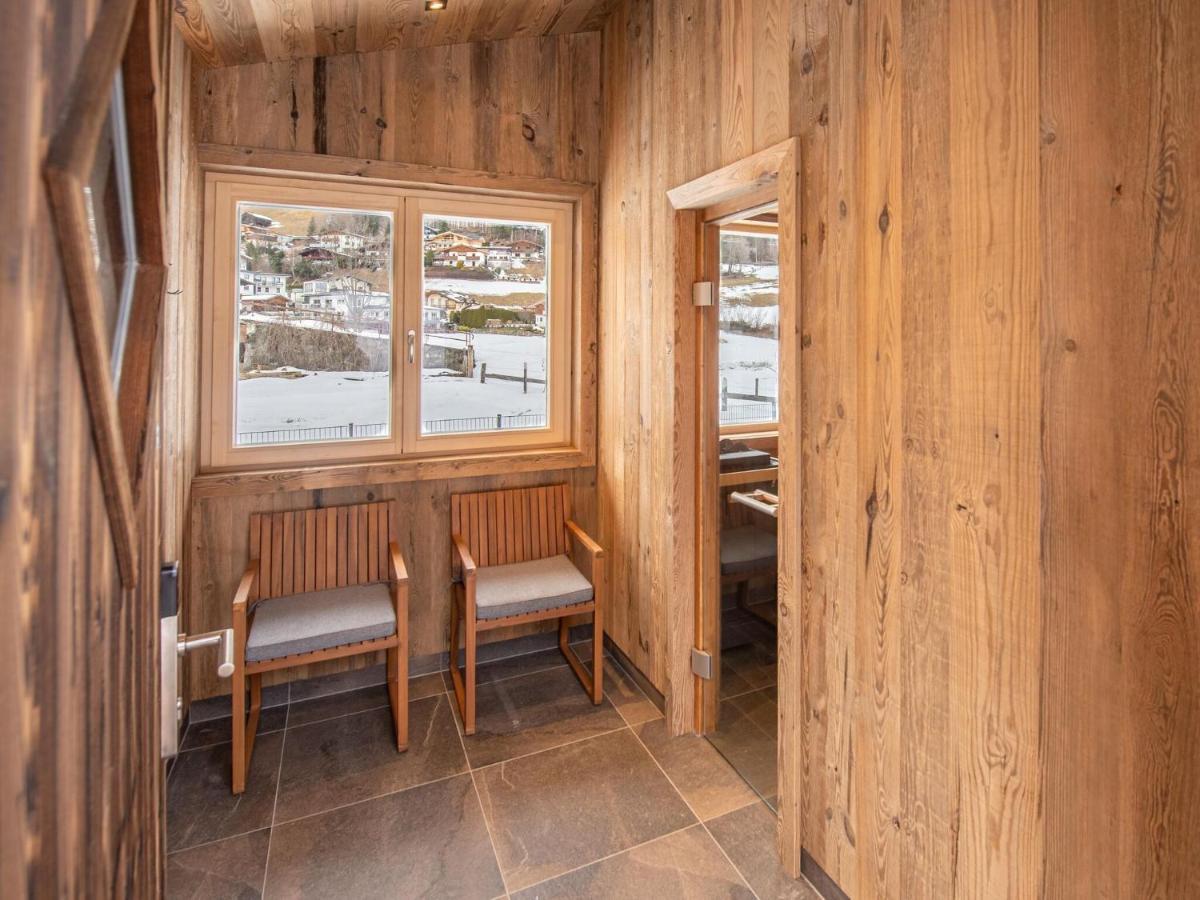 Apartment In Wald Im Pinzgau With A Carport Exteriör bild